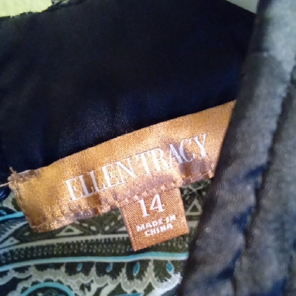 Womans 14 Ellen Tracy Blue Paisley Tank Top with Ruffled Neckline Lightweight - Picture 2 of 4